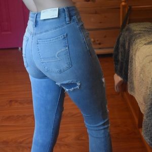 American Eagle Ripped Hi-Rise Jegging